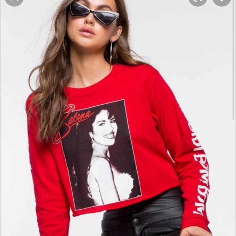 Selena graphic shirt